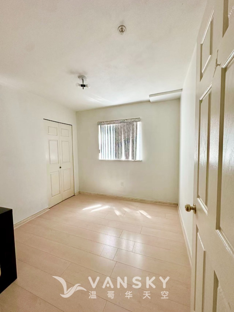 250609163706_bedroom 2.jpg